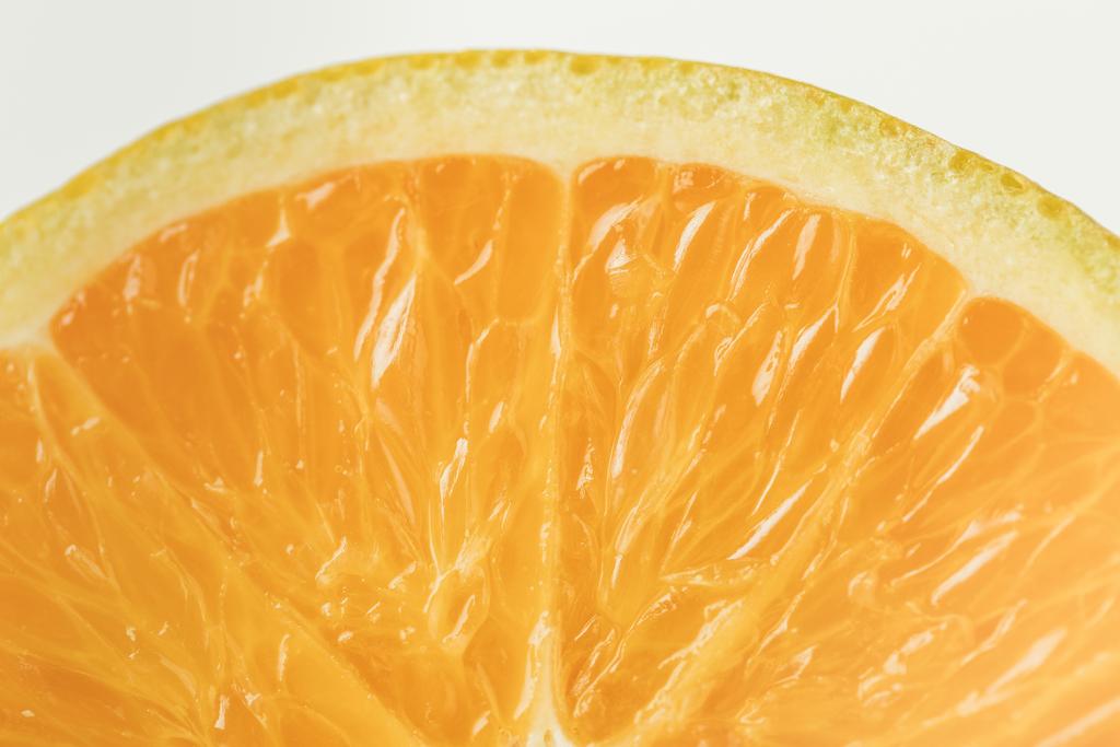 Close-Up Nézd érett narancssárga gyümölcs húst a elszigetelt fehér háttér - Fotó, kép