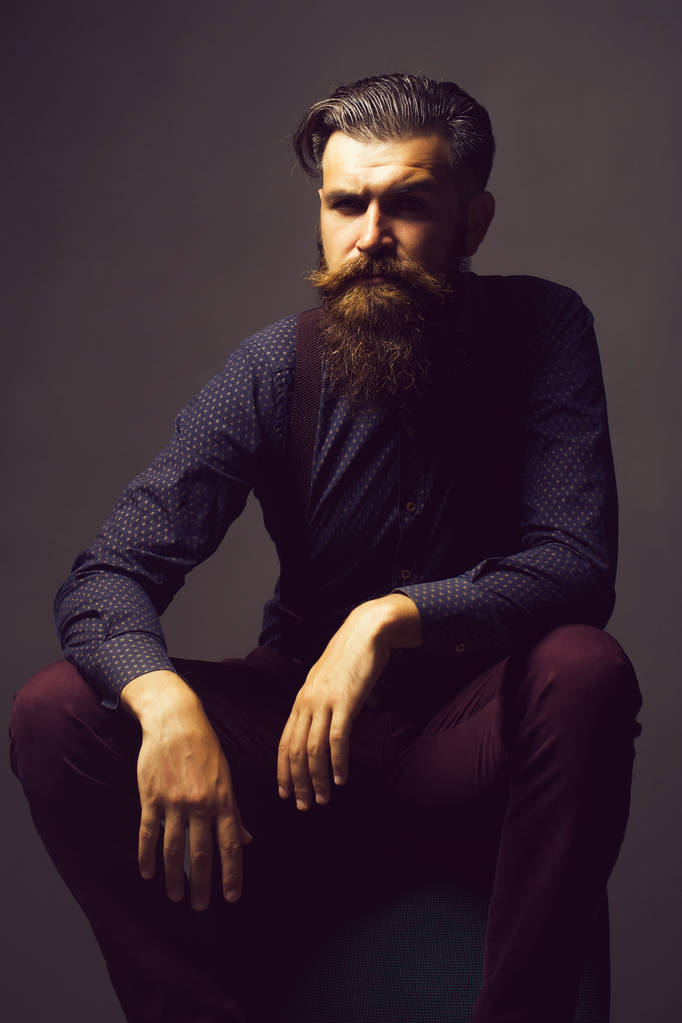 szép szakállas divatos férfi - Fotó, kép