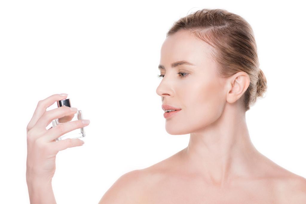 Vue latérale de la femme au parfum isolé sur blanc
 - Photo, image