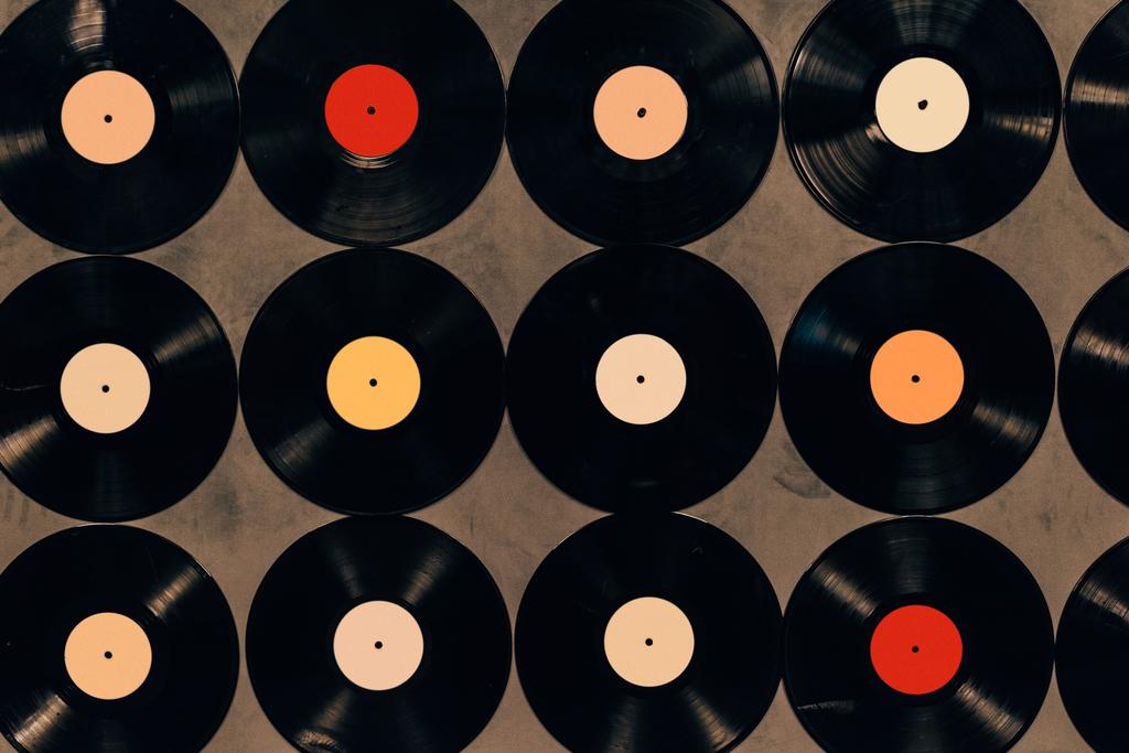 bovenaanzicht van achtergrond gemaakt van vinyl records - Foto, afbeelding