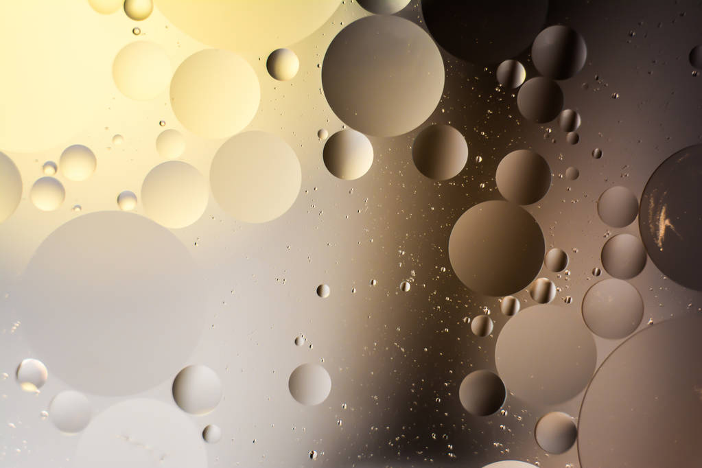 mezclando agua y aceite, hermoso fondo abstracto de color basado en círculos y óvalos
 - Foto, Imagen