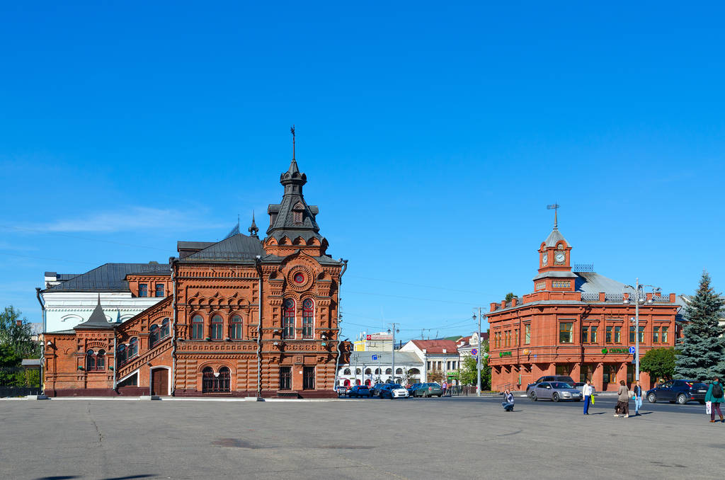 Épületek a korábbi város Duma és Takarékpénztár Oroszország Sobornaya Square, Vladimir, Oroszország arany gyűrű - Fotó, kép