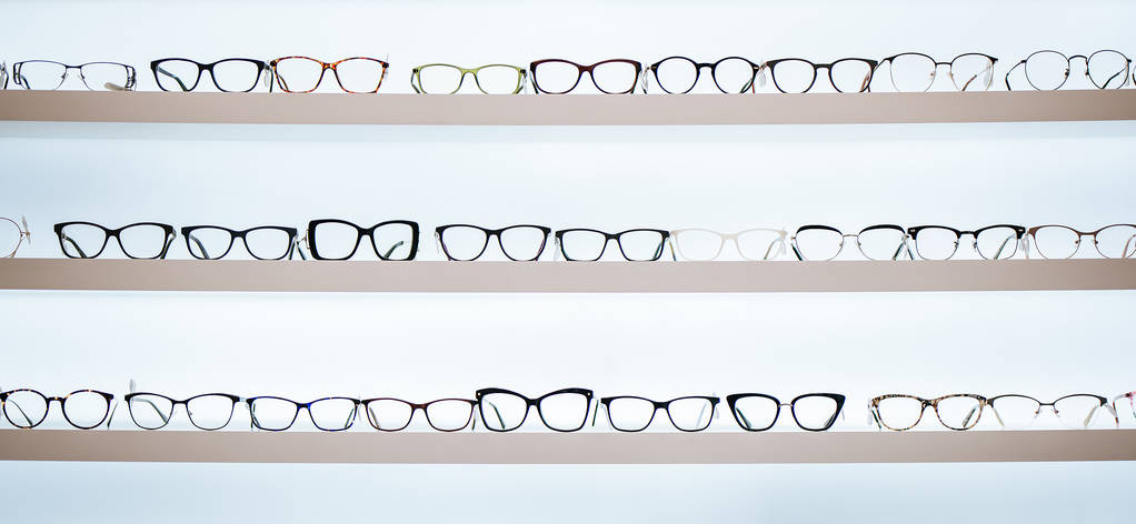 Γυαλιά στην Οφθαλμολογική κλινική - Φωτογραφία, εικόνα