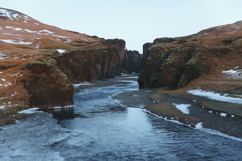 冷たい川 - 写真・画像