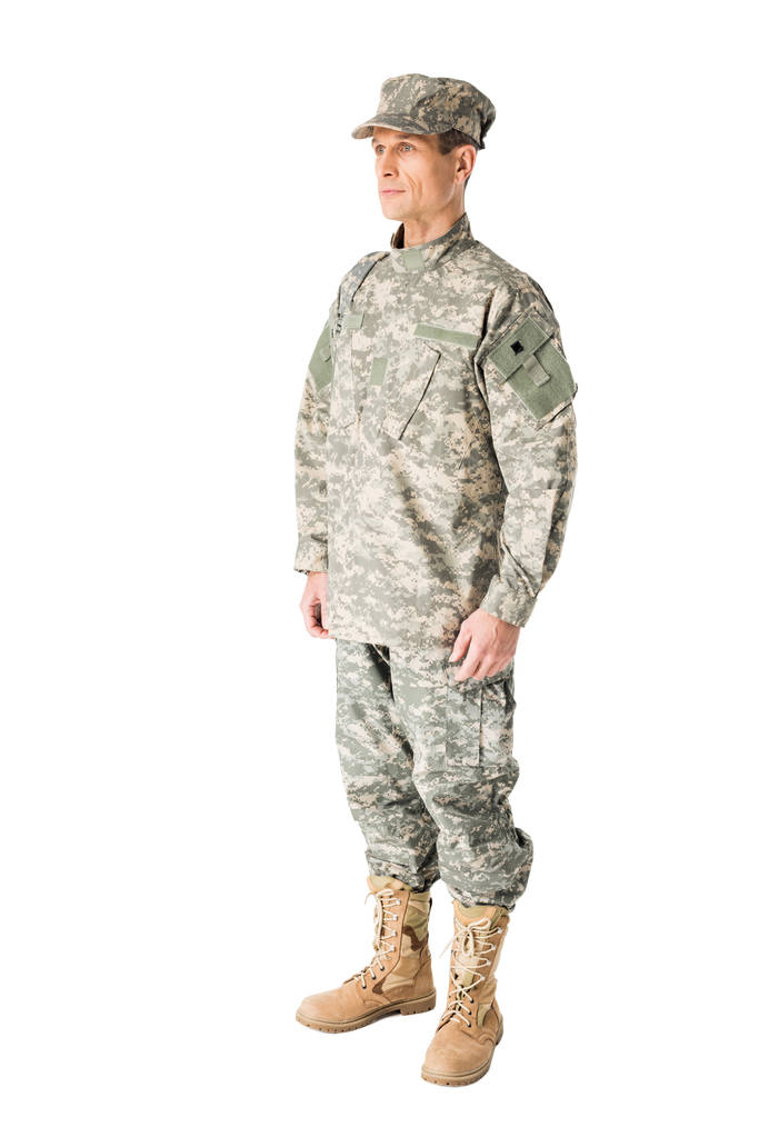 Guapo soldado del ejército con uniforme aislado en blanco
 - Foto, Imagen