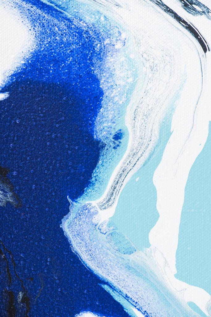 primo piano di texture astratta con vernice acrilica bianca e blu
 - Foto, immagini