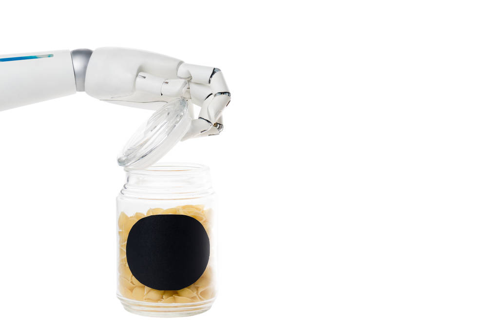 tiro recortado de robot abriendo tarro de macarrones sin cocer aislados en blanco
 - Foto, Imagen
