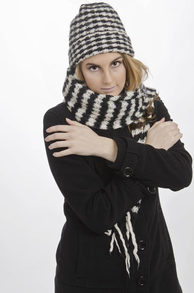 Femme vêtue d'hiver, froide - Photo, image