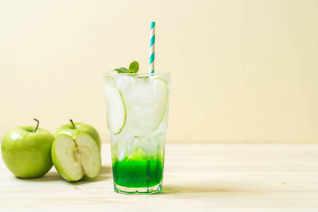 Soda de manzana verde - Foto, imagen