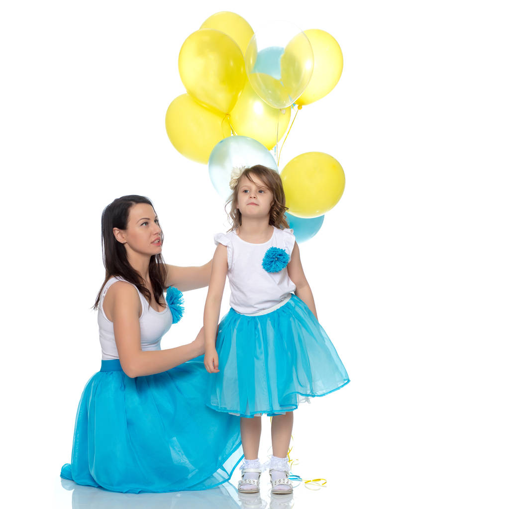 Mom and daughter with colorful balloons. - Photo, Image