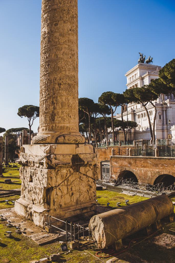 Траянская колонна
 - Фото, изображение