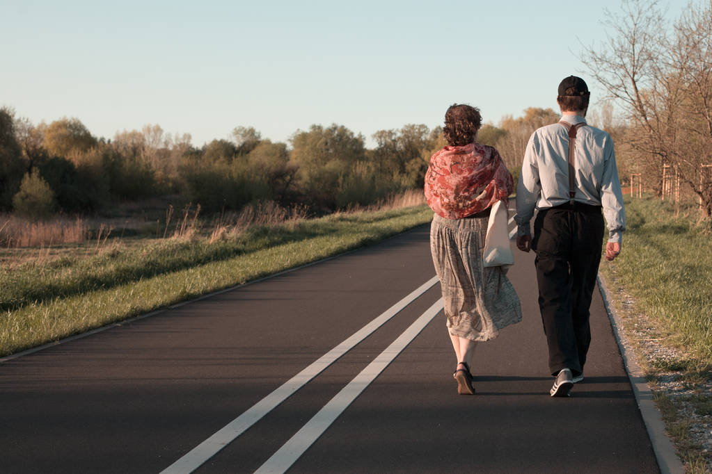 Nyugdíjasok séta - séta idősebb pár - Fotó, kép