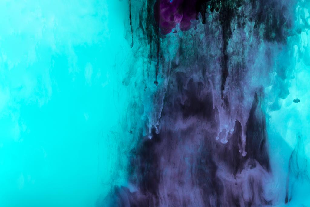 texture créative avec des éclaboussures de peinture turquoise et violette
 - Photo, image