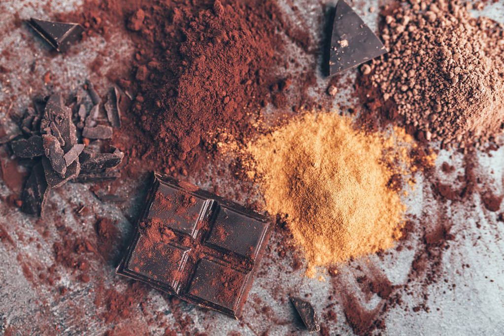 Темний шоколад з какао-порошком
 - Фото, зображення