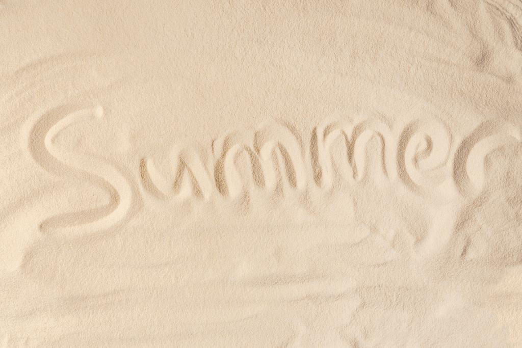 Sommerinschrift auf hellem Sand am Strand - Foto, Bild