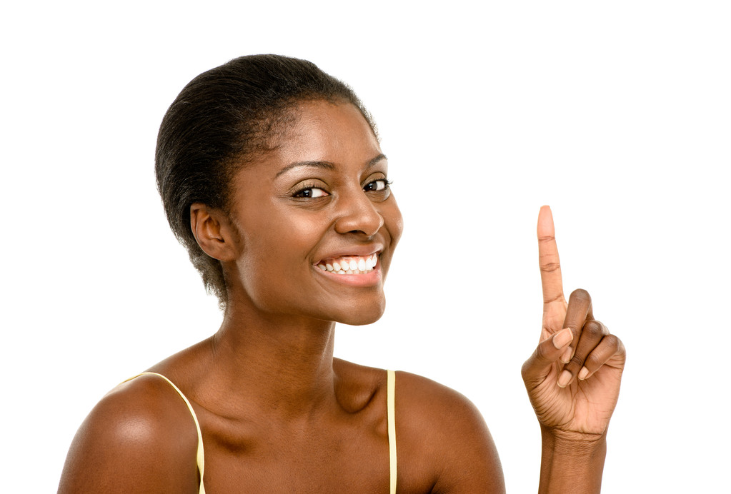 白 backgro 上で分離されて幸せ、美しいのアフリカ系アメリカ人女性 - 写真・画像