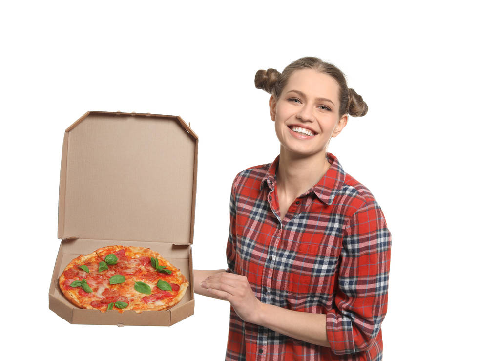 白い背景の上のおいしいピザを持つ魅力的な若い女性 - 写真・画像