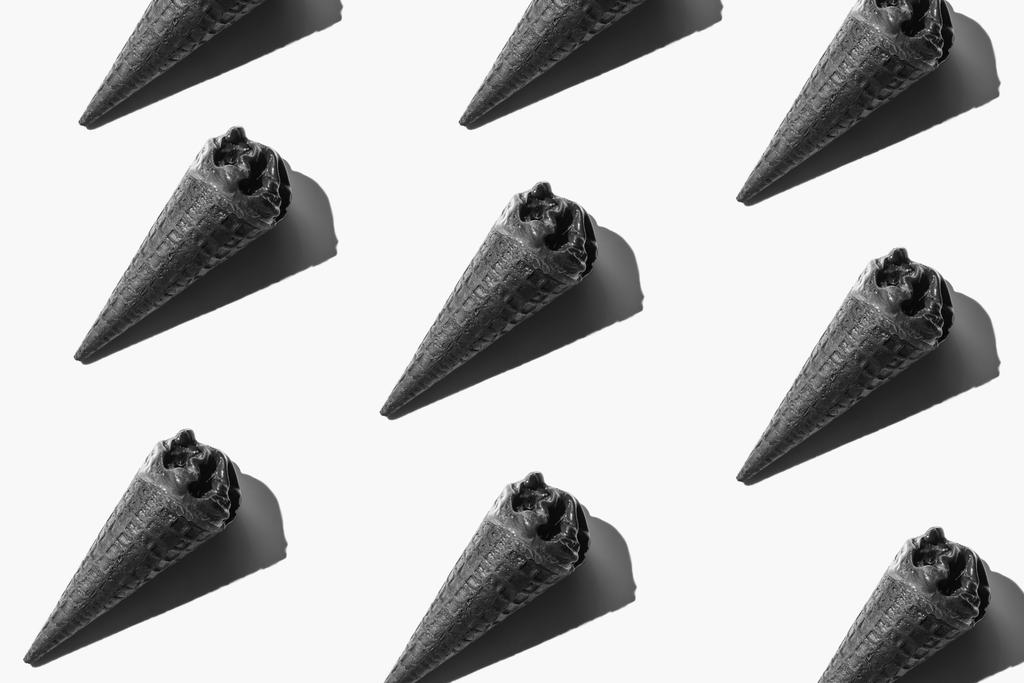 vista superior de la colección de helado negro en blanco
 - Foto, imagen