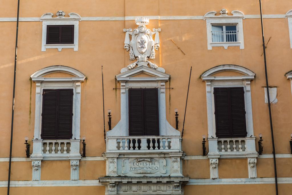 close up of beautiful house in old european city, Pise, Italie
  - Photo, image