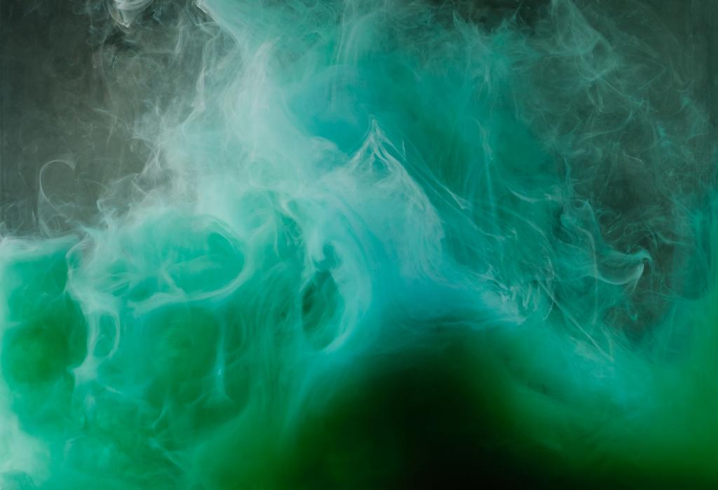 przepływające streszczenie atrament biały, zielony i niebieski na czarnym tle - Zdjęcie, obraz