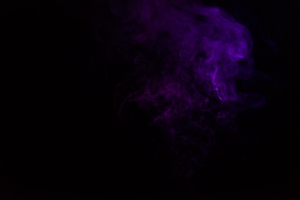 mystinen musta tausta violetti savu
  - Valokuva, kuva