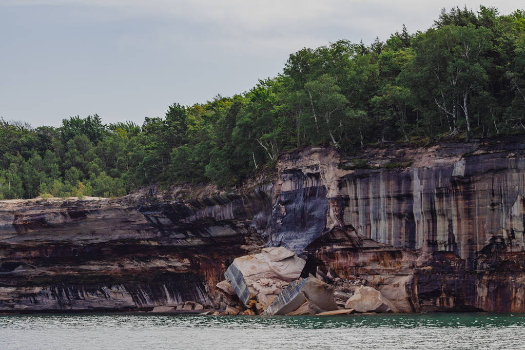 Pictured rocks national park on the Lake Superior, USA. Colorato sfondo rocce strutturate
 - Foto, immagini
