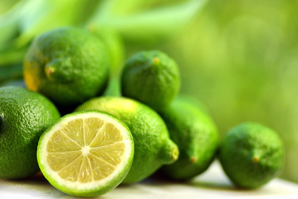 Grupo de limones verdes
. - Foto, imagen