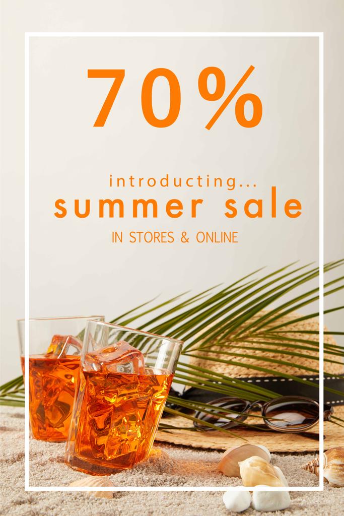 lähikuva olkihattu, cocktaileja, simpukoita, aurinkolasit ja palmunlehti hiekalla harmaalla taustalla kesän myynti alennus
 - Valokuva, kuva