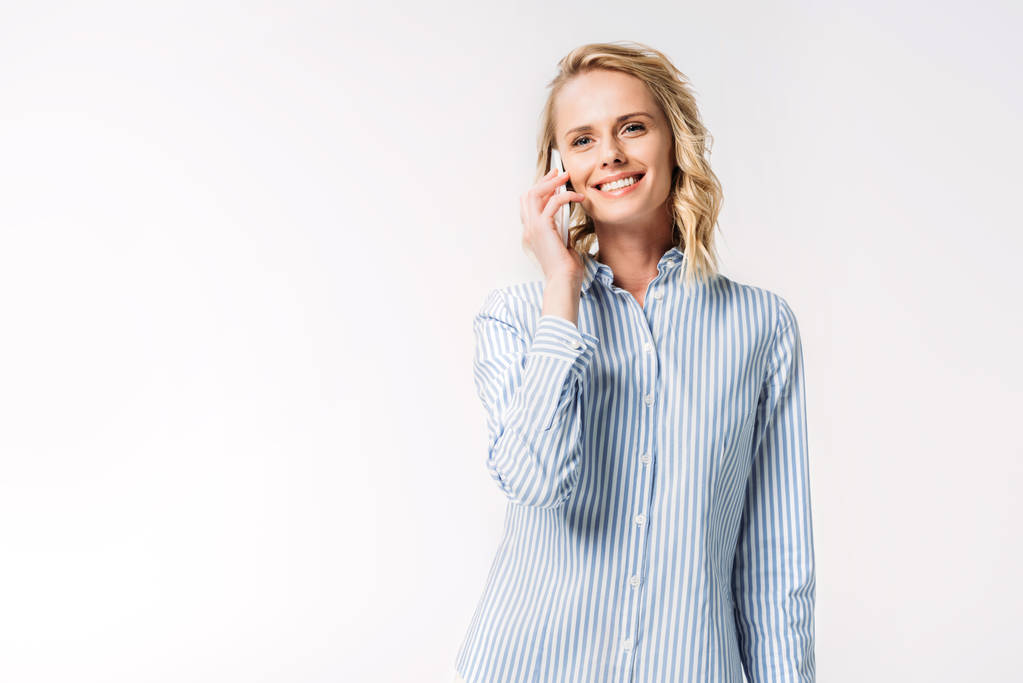 attrayant femme parler par smartphone isolé sur blanc
 - Photo, image