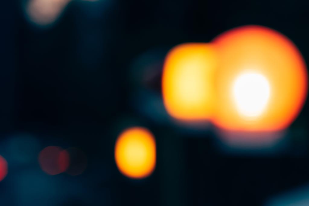крупный план цветных огней Бокэ на темном фоне
 - Фото, изображение