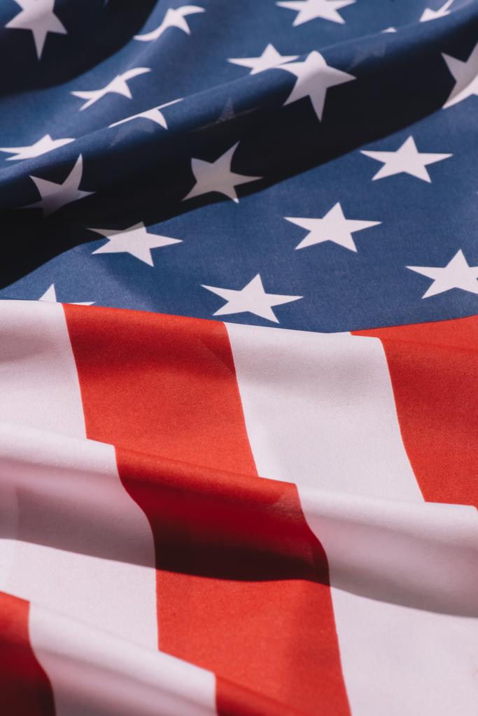 закрыть представление о сложенном фоне американского флага
 - Фото, изображение