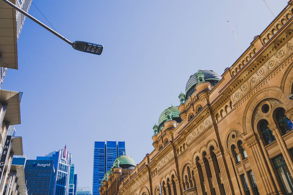 SYDNEY, ITÄVALIA - 26 joulukuu 2014: ulkopuolella ja arkkitehtuuri Queen Victoria Buildingtavaratalo Sydney CBD
 - Valokuva, kuva