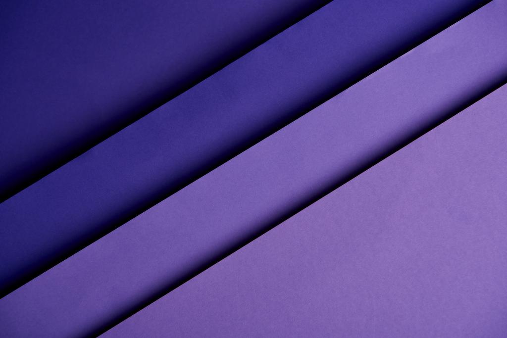 Muster überlappender Papierblätter in violetten Tönen - Foto, Bild