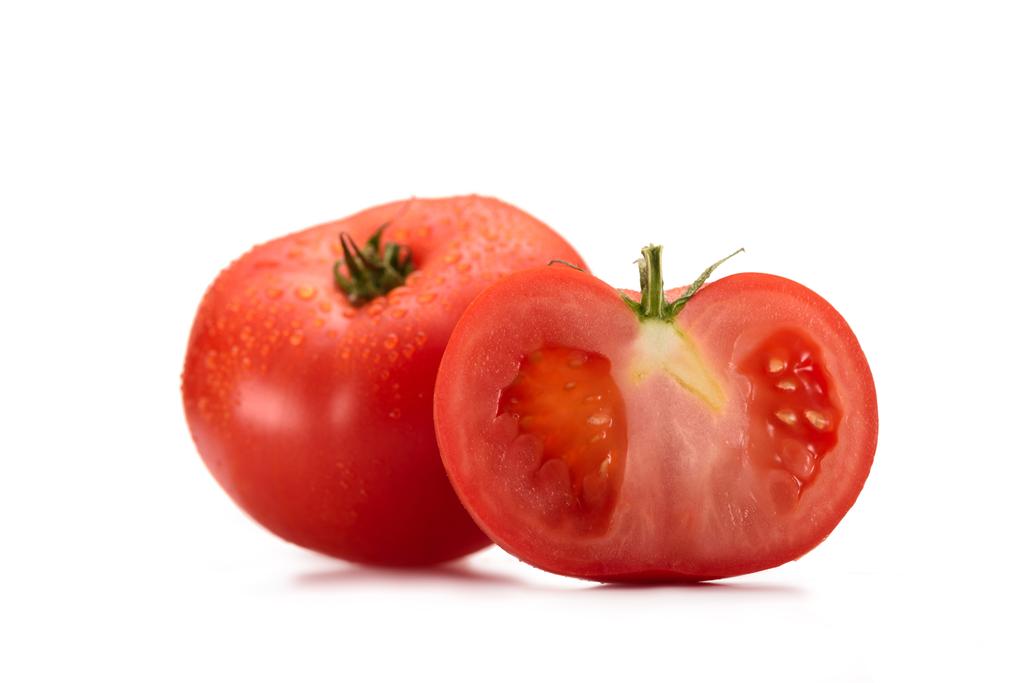 крупним планом вид на влаштовані свіжі помідори ізольовані на білому
 - Фото, зображення