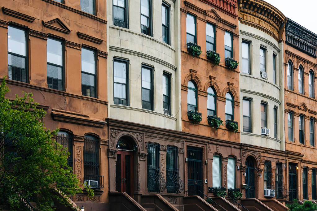 casas coloridas em Harlem, Manhattan, Nova Iorque
. - Foto, Imagem
