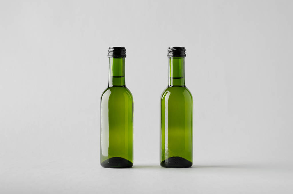 Quartier de vin / Mini bouteille Maquette - Deux bouteilles
 - Photo, image