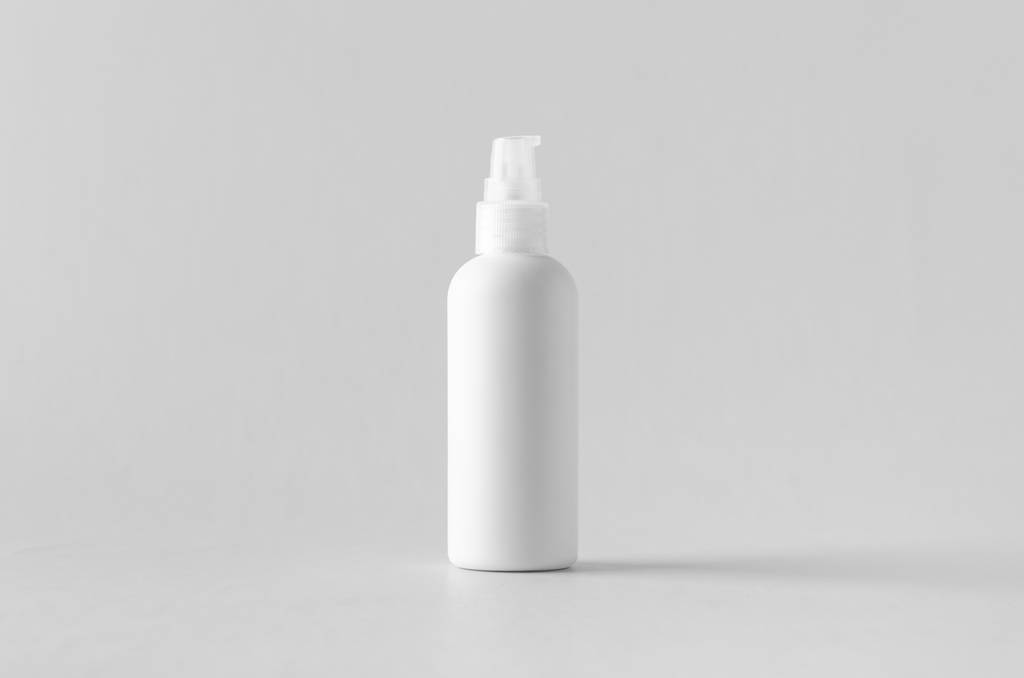 Espuma cosmética de plástico blanco bomba botella mock-up
. - Foto, Imagen
