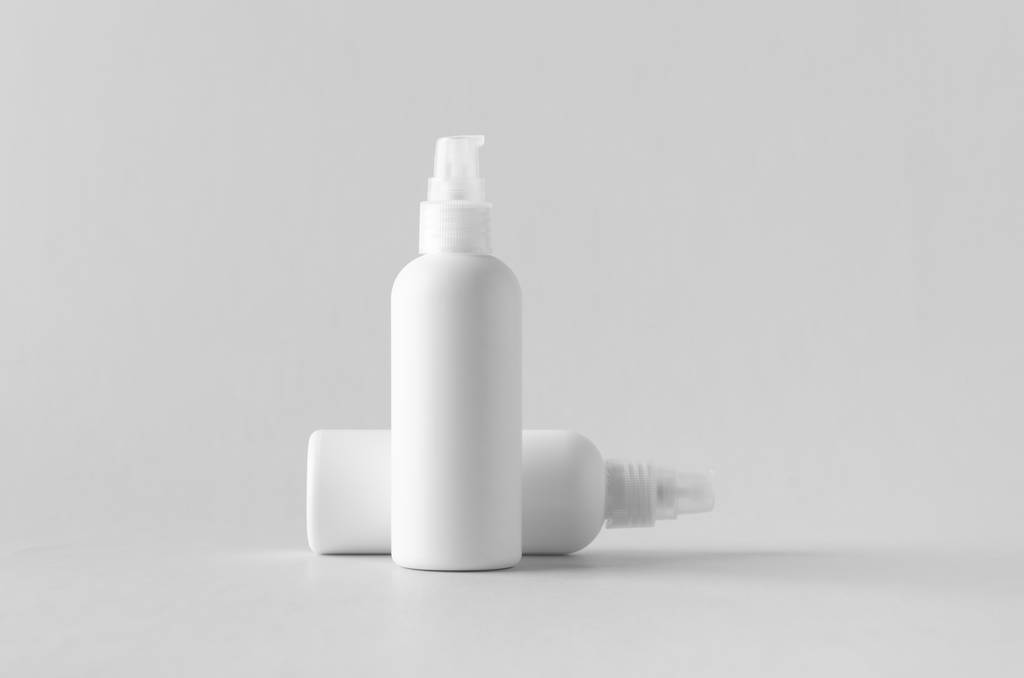 白いプラスチックの化粧品の泡ポンプ ボトル モックアップ. - 写真・画像