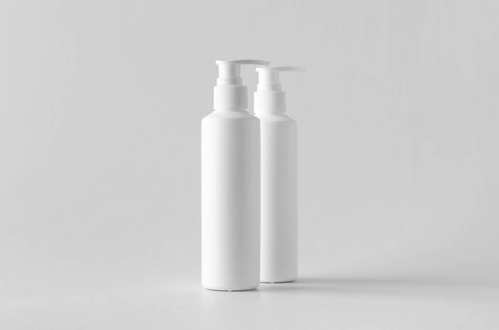 weiße kosmetische Shampoo-Spender Flasche Attrappe. - Foto, Bild