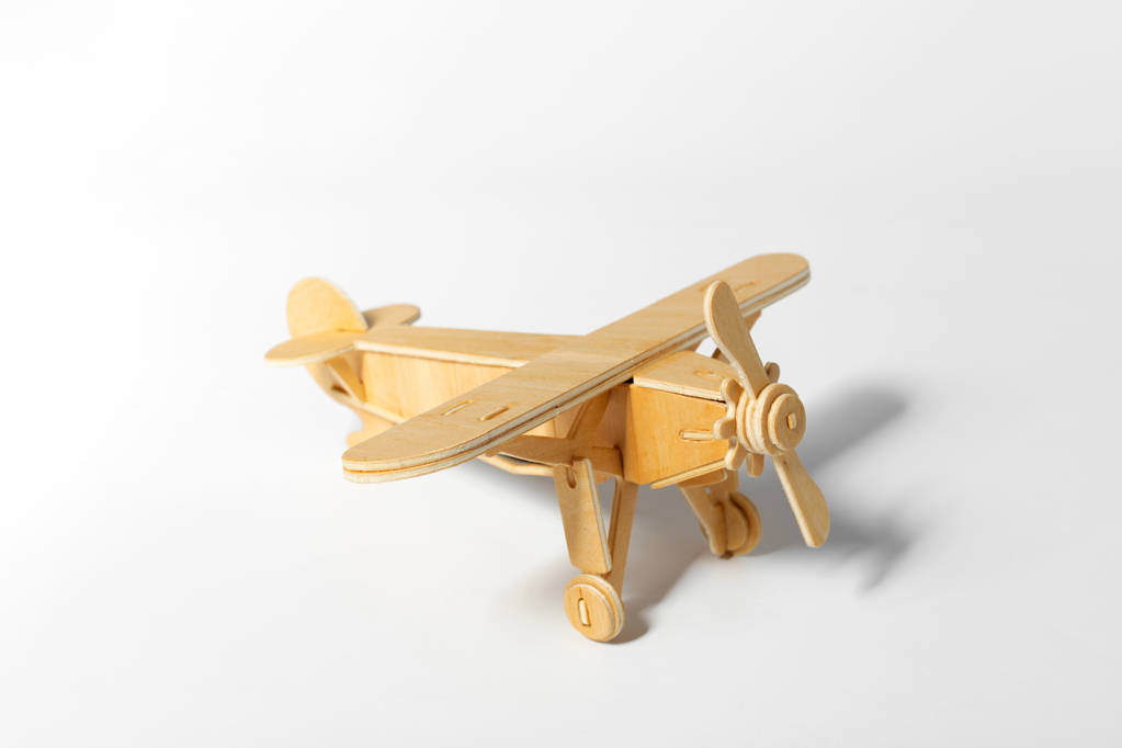 игрушечный самолет изолирован, близко
 - Фото, изображение