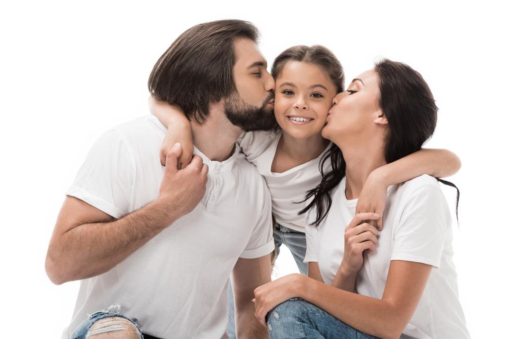 portret rodziców całując szczęśliwy córka na białym tle - Zdjęcie, obraz