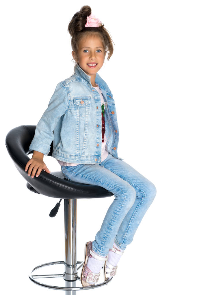 Malá holčička na otočná židle - Fotografie, Obrázek