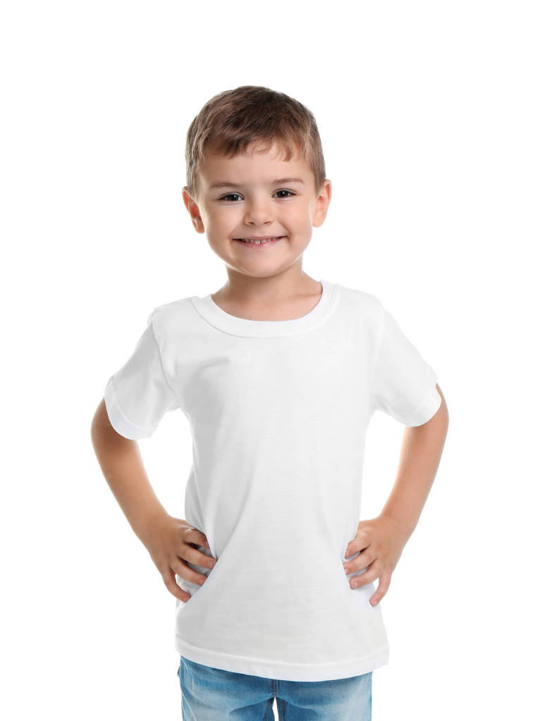 Beyaz arka plan üzerinde küçük çocuk t-shirt içinde. Mockup tasarım için - Fotoğraf, Görsel