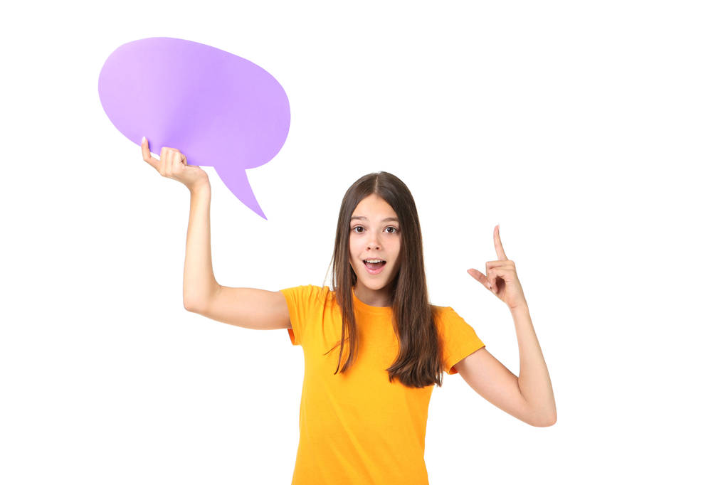 Chica joven con burbuja del habla sobre fondo blanco
 - Foto, Imagen