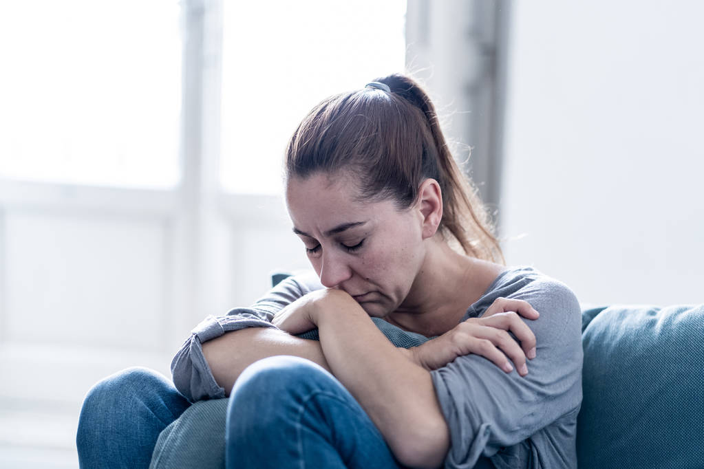 Jeune femme souffrant de dépression
 - Photo, image