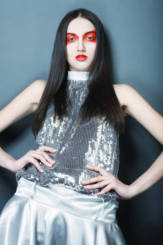 moda model kadın kırmızı makyaj ile - Fotoğraf, Görsel