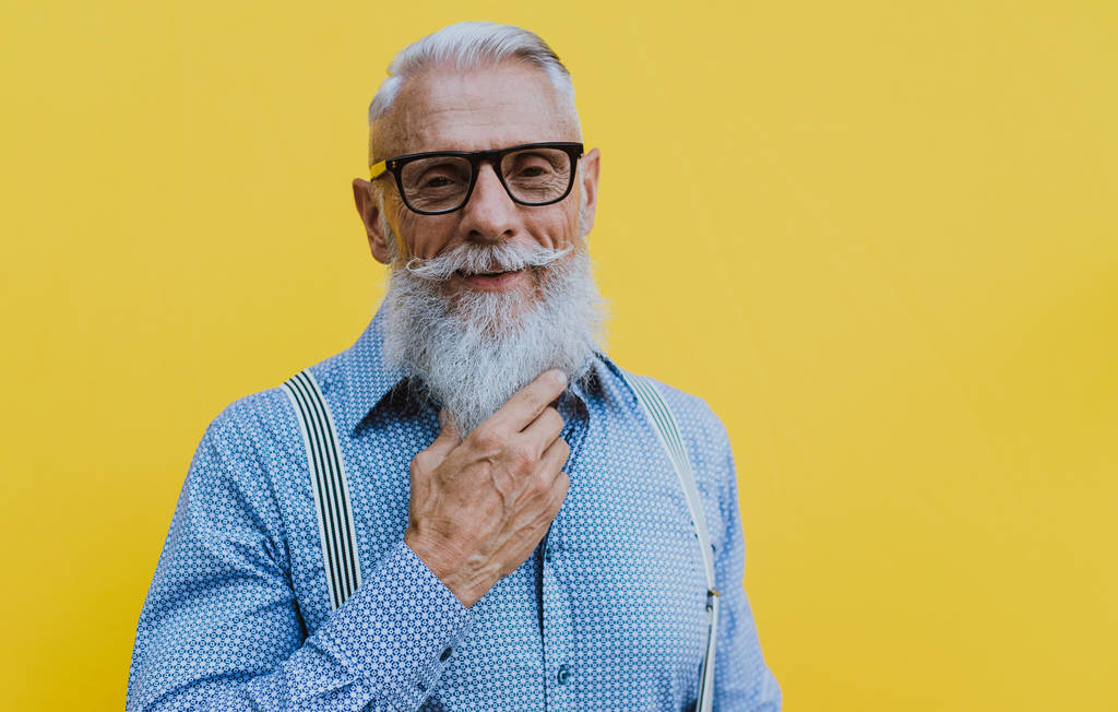 Hipster senior avec des portraits de barbe élégants
 - Photo, image