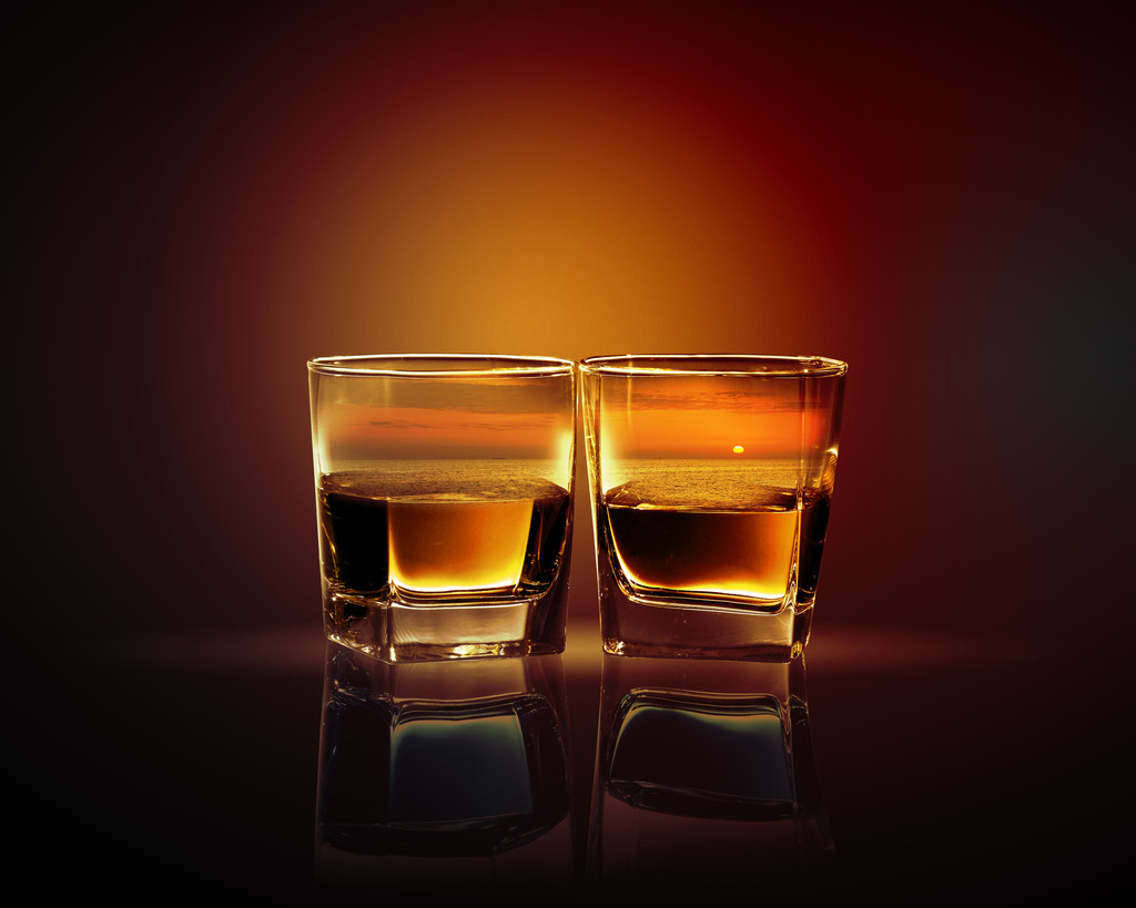Due bicchieri di whisky
 - Foto, immagini