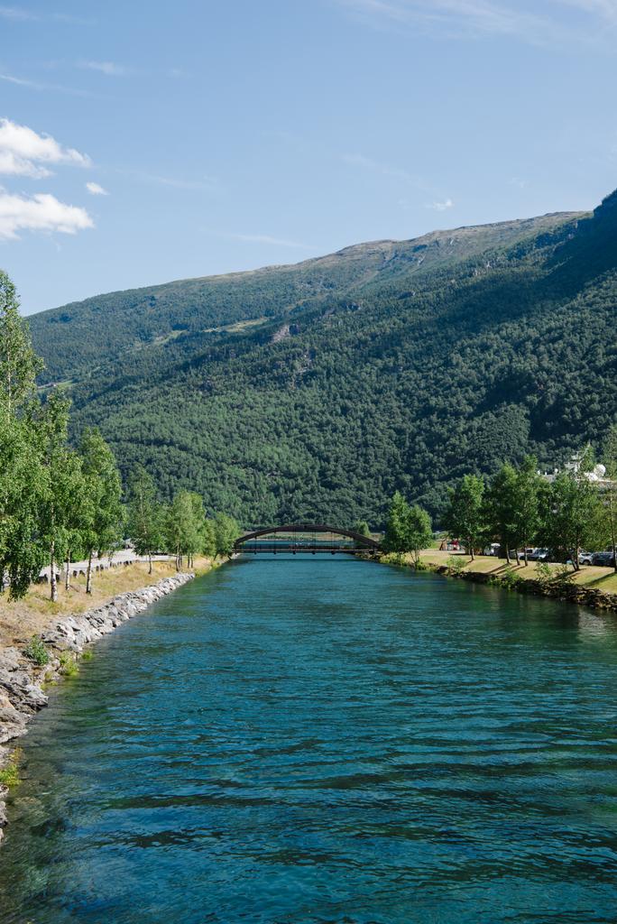 krásná krajina s horami a majestátní fjordu, Gudvangen, Neirofjord, Norsko - Fotografie, Obrázek