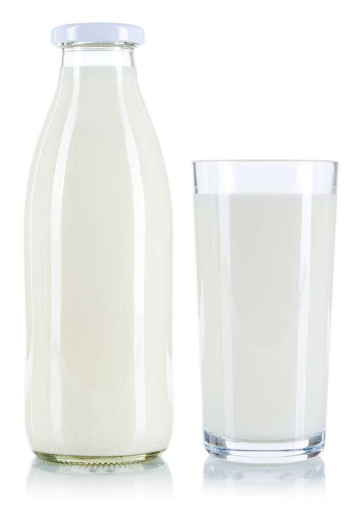 Mleczne szkło i butelki na białym tle na białym tle - Zdjęcie, obraz